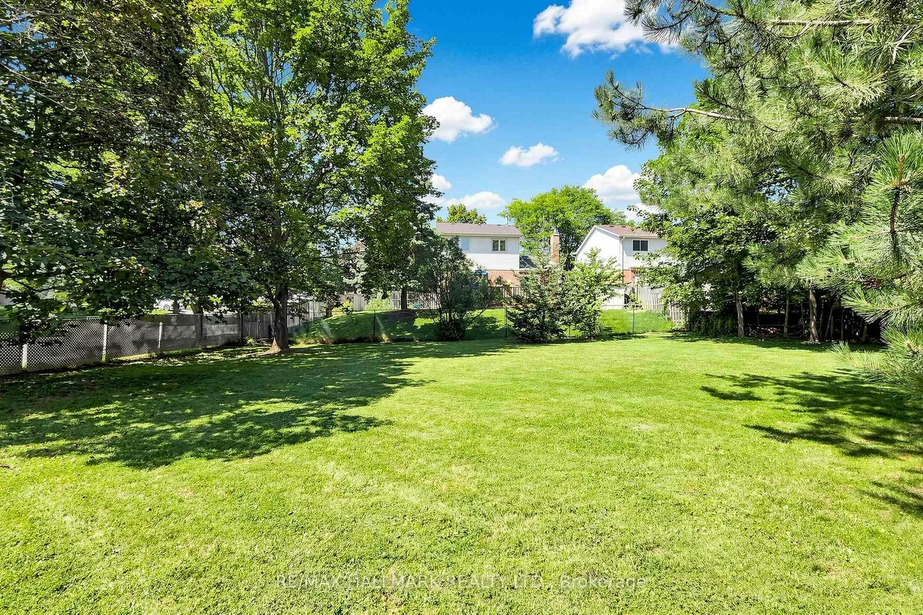 20, Oak, Aurora Village, Aurora