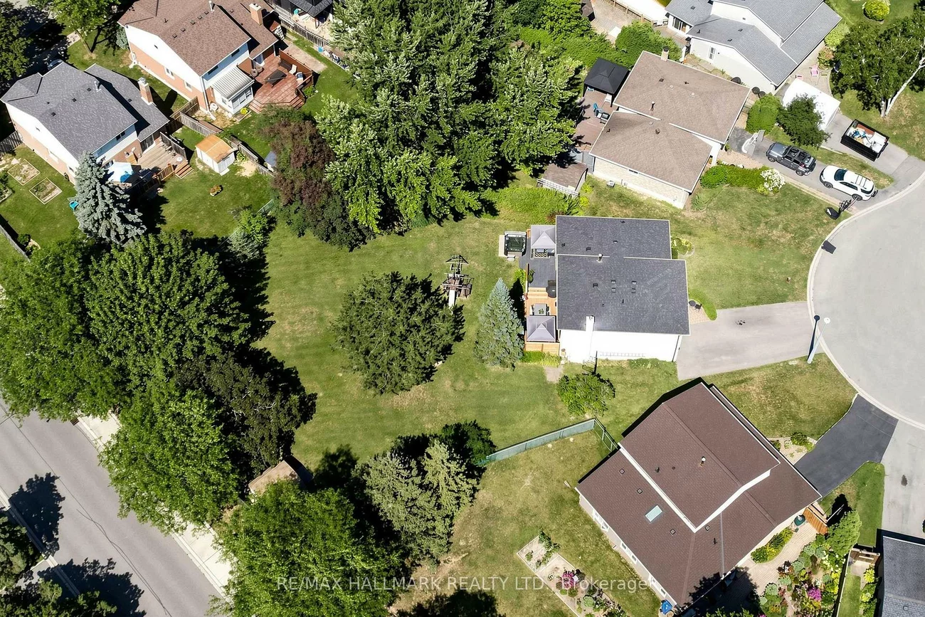 20, Oak, Aurora Village, Aurora