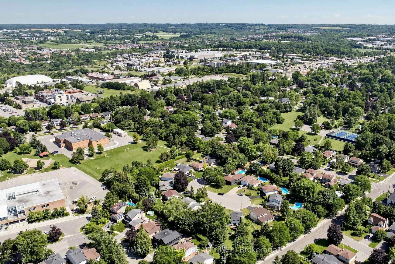 20, Oak, Aurora Village, Aurora