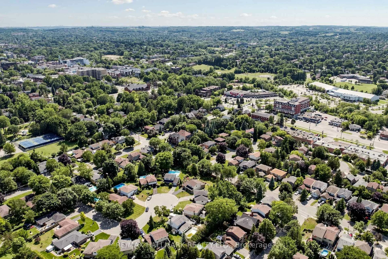 20, Oak, Aurora Village, Aurora