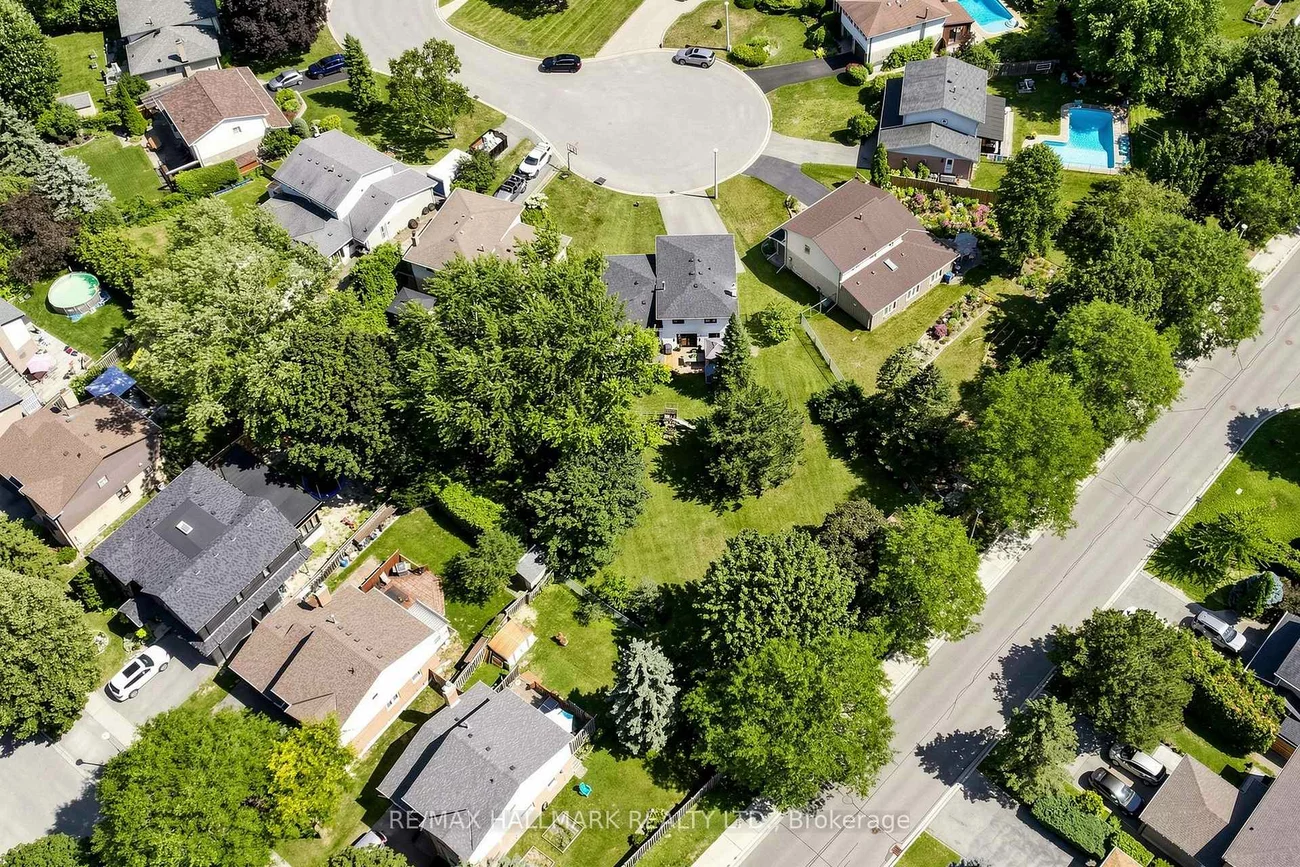 20, Oak, Aurora Village, Aurora