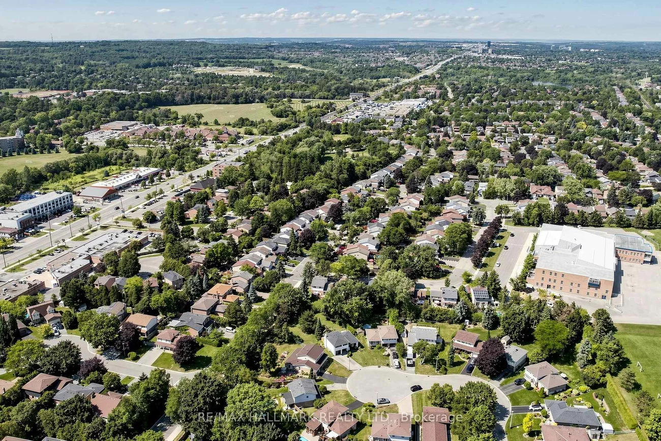 20, Oak, Aurora Village, Aurora