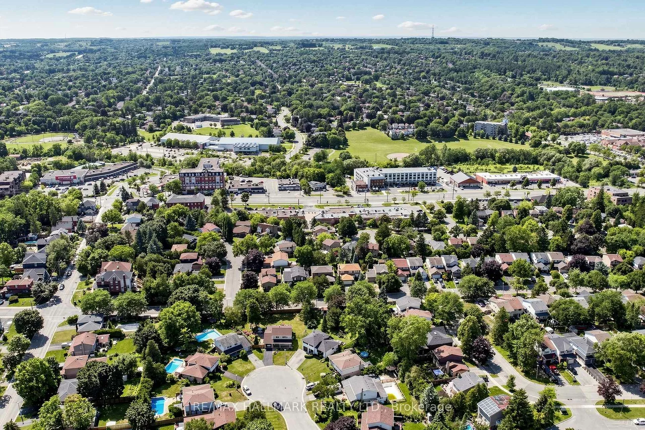 20, Oak, Aurora Village, Aurora