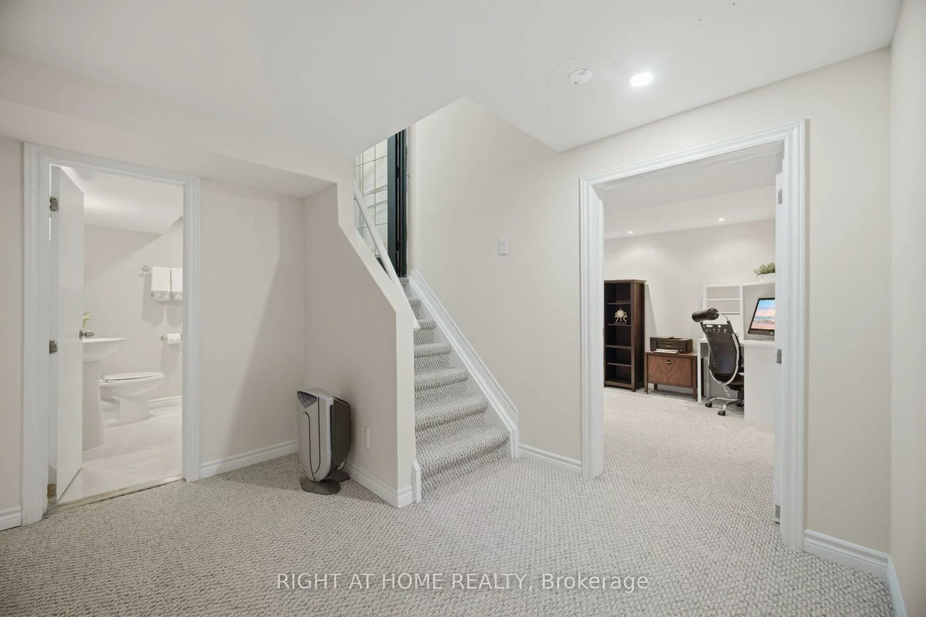 4, Simmons, Aurora Highlands, Aurora