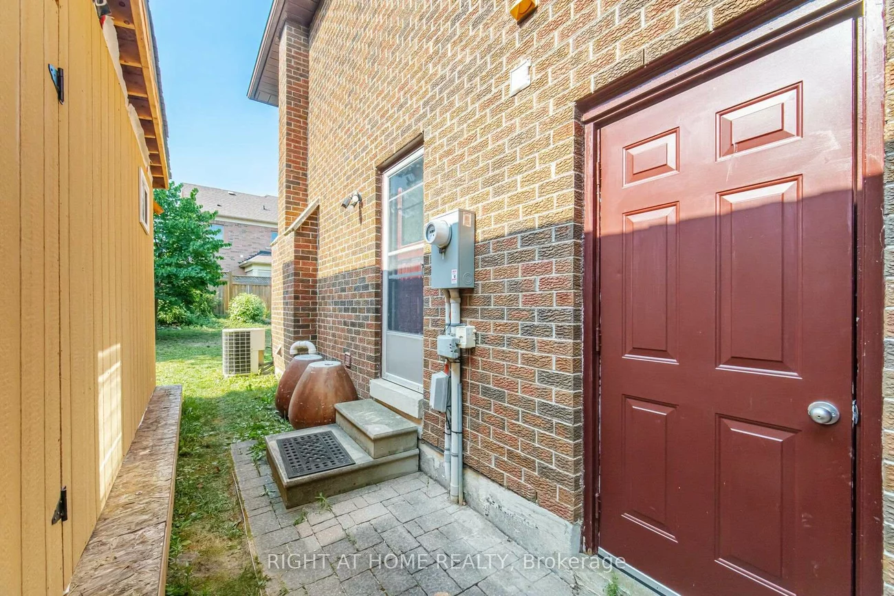4, Simmons, Aurora Highlands, Aurora
