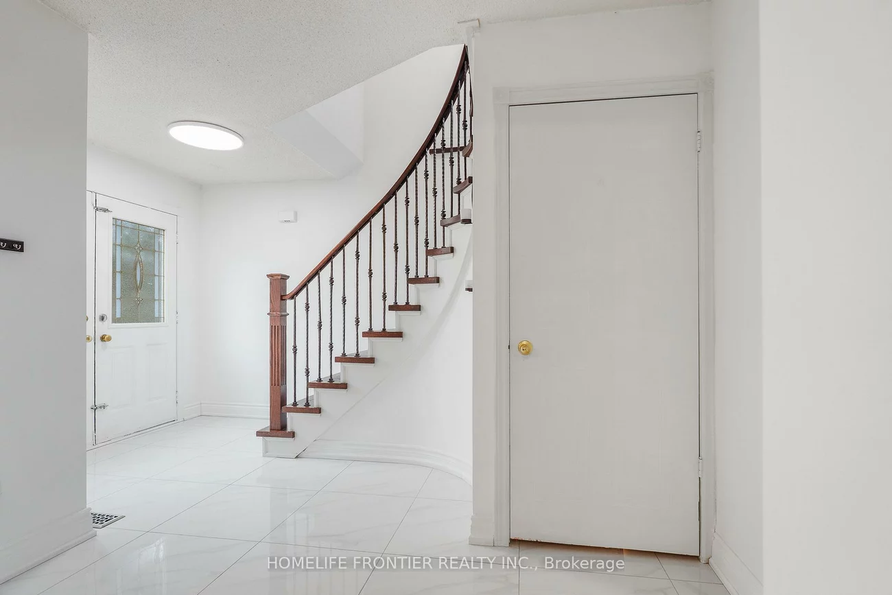 55, Attridge, Aurora Village, Aurora