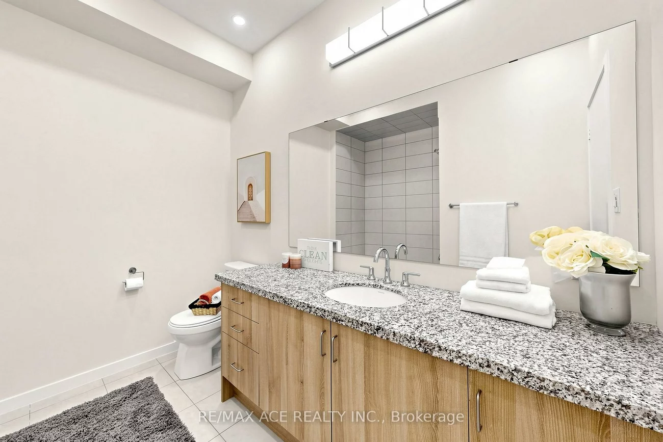 368, Elyse, Bayview Northeast, Aurora