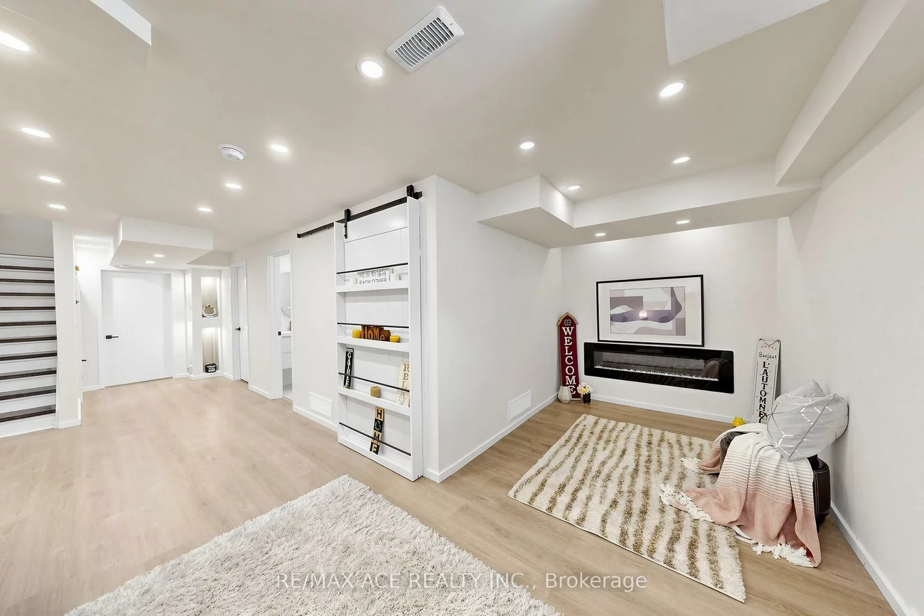 368, Elyse, Bayview Northeast, Aurora