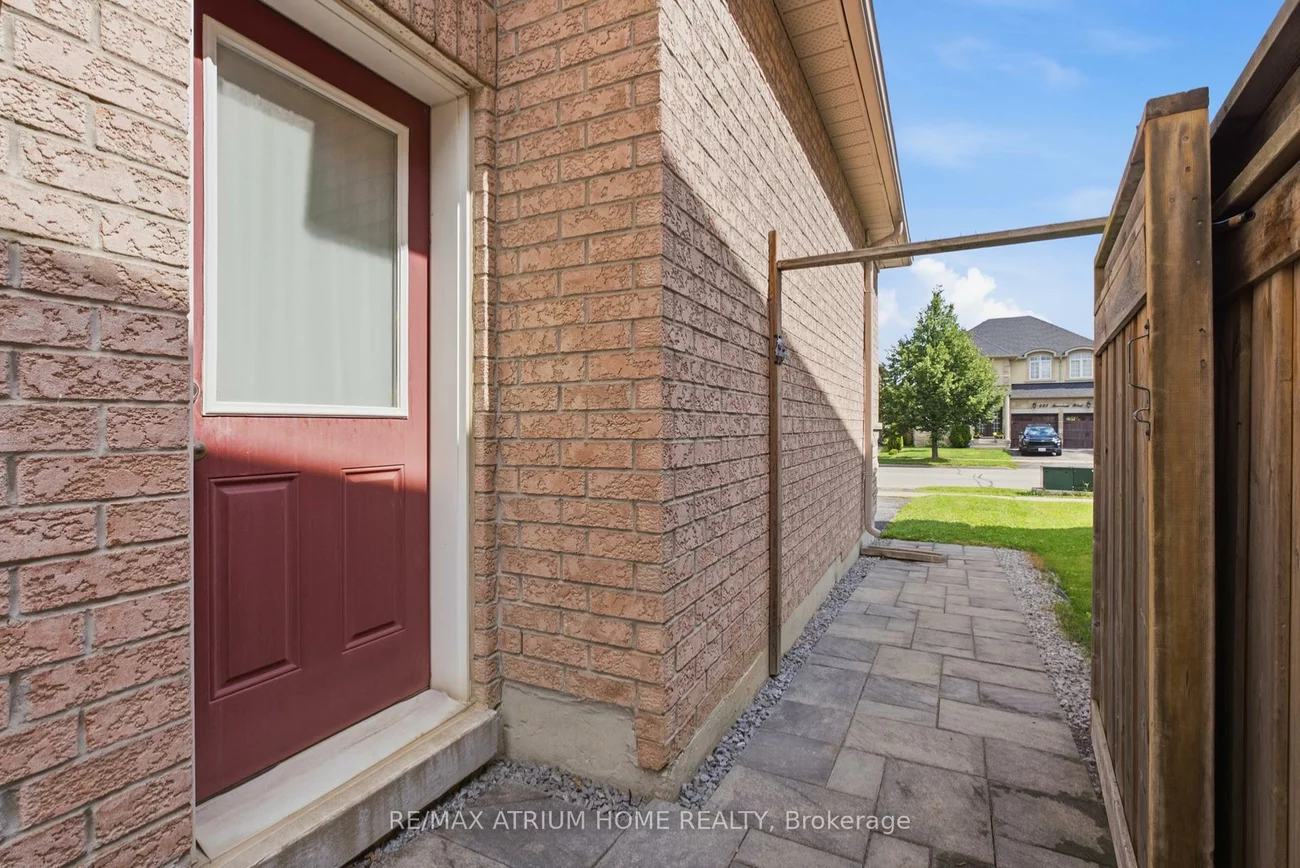 526, Mavrinac, Bayview Northeast, Aurora