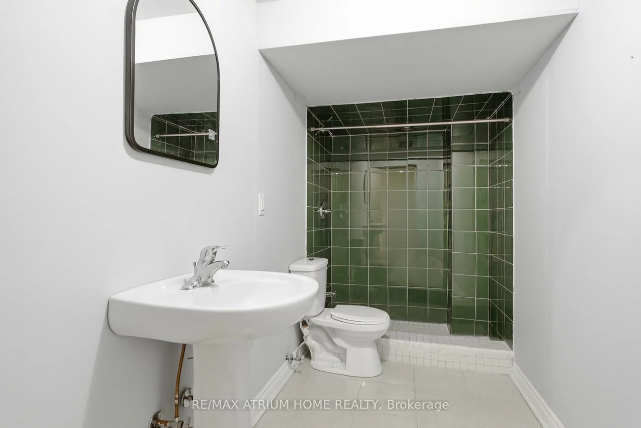 526, Mavrinac, Bayview Northeast, Aurora
