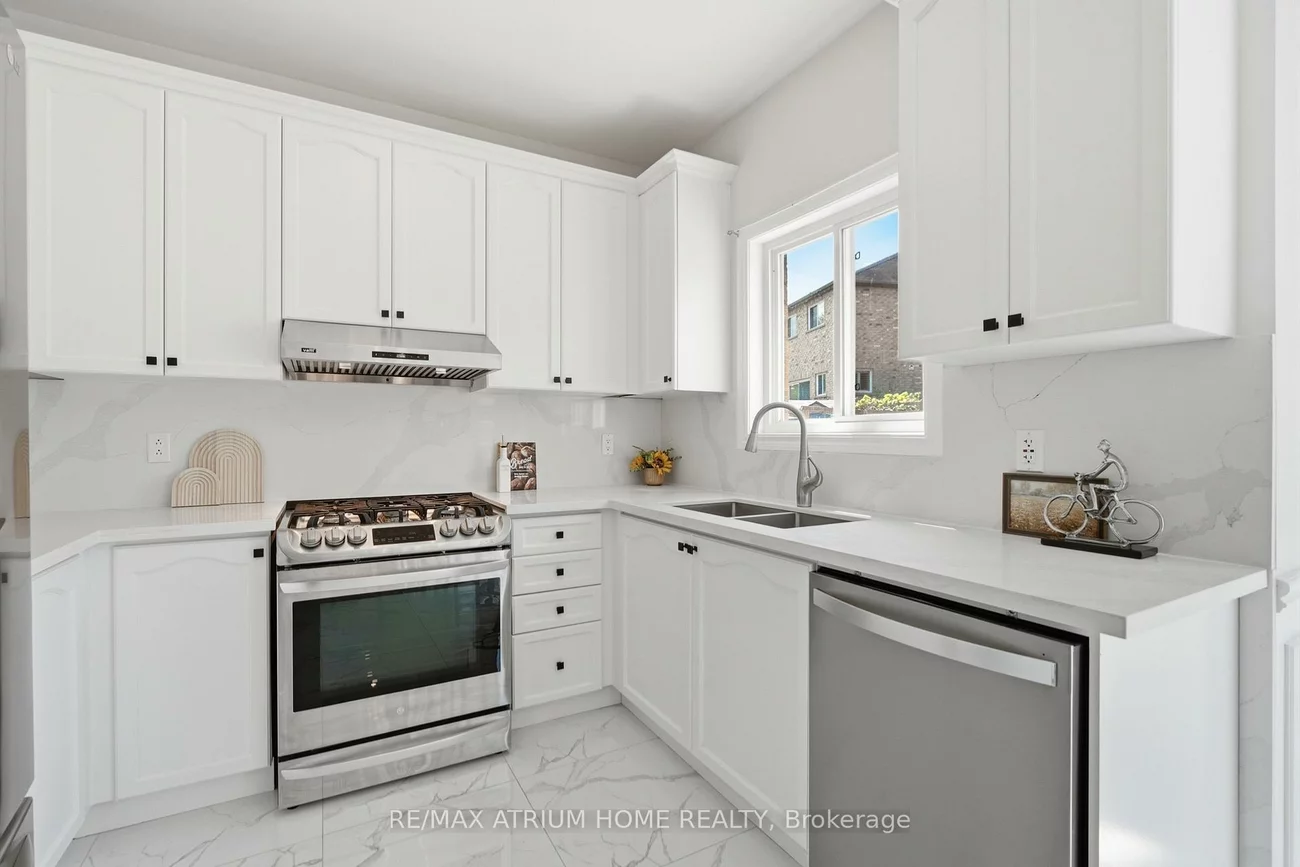 526, Mavrinac, Bayview Northeast, Aurora