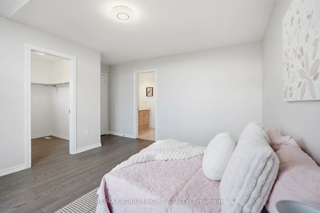 526, Mavrinac, Bayview Northeast, Aurora