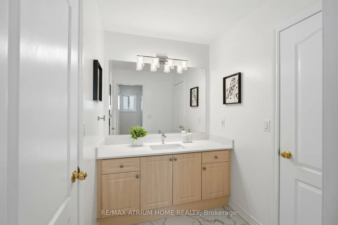 526, Mavrinac, Bayview Northeast, Aurora