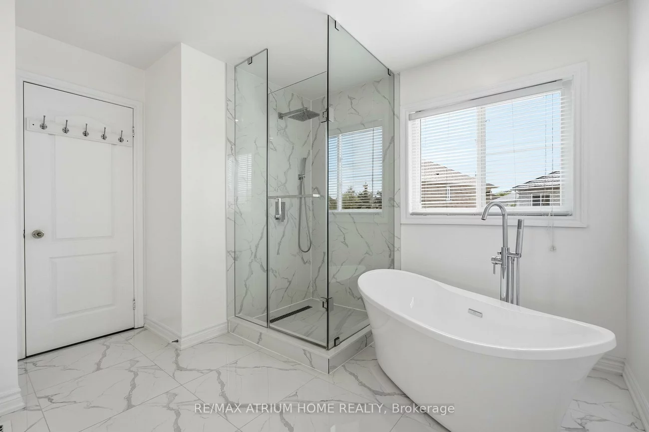 526, Mavrinac, Bayview Northeast, Aurora