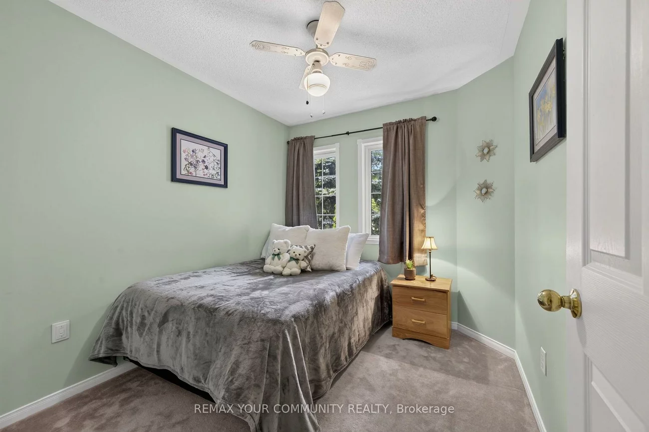 126, Woodroof, Bayview Wellington, Aurora