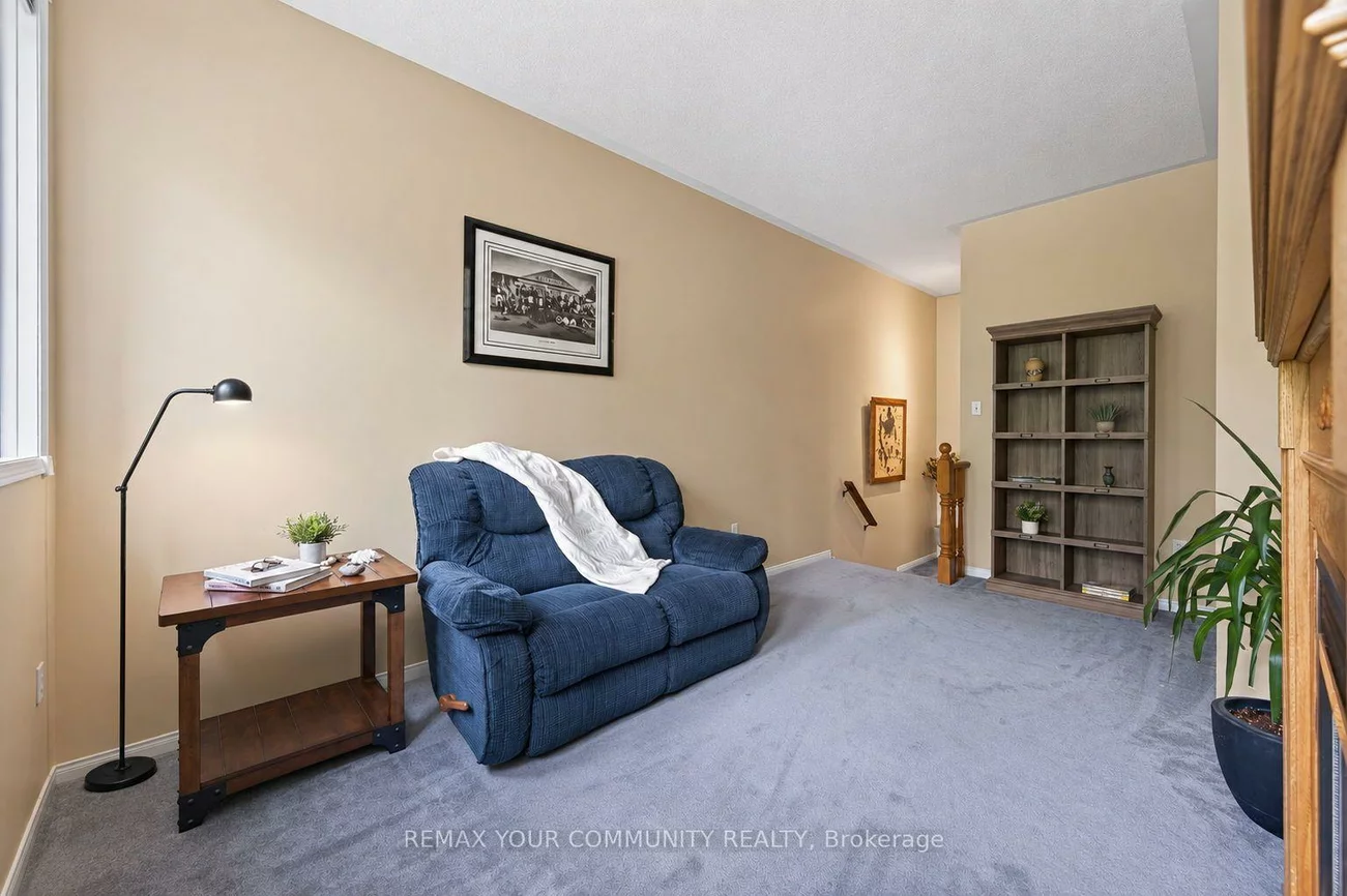 126, Woodroof, Bayview Wellington, Aurora