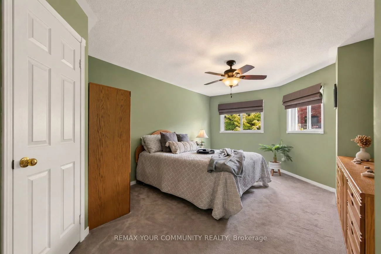 126, Woodroof, Bayview Wellington, Aurora
