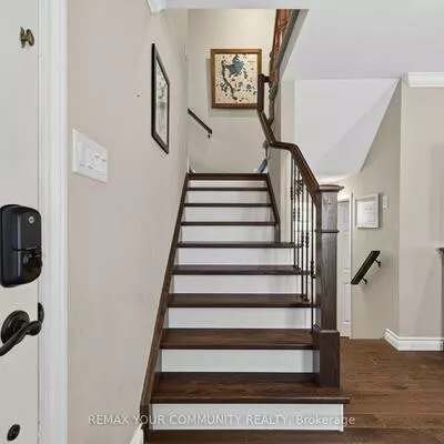 126, Woodroof, Bayview Wellington, Aurora