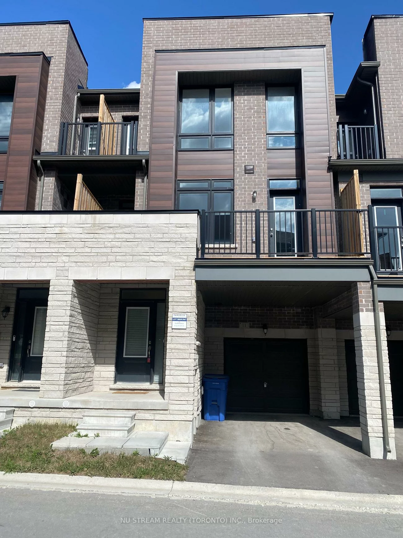 11, Griffith, Bayview Northeast, Aurora