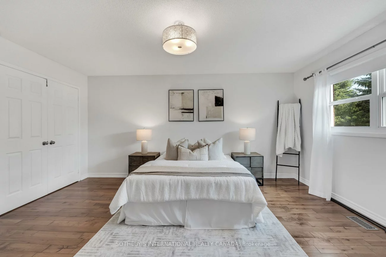 406, Pinnacle, Bayview Wellington, Aurora