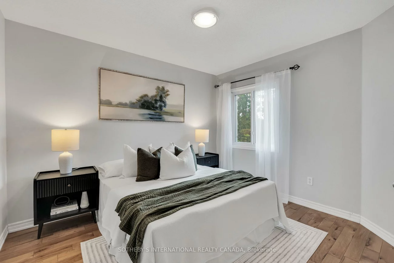 406, Pinnacle, Bayview Wellington, Aurora
