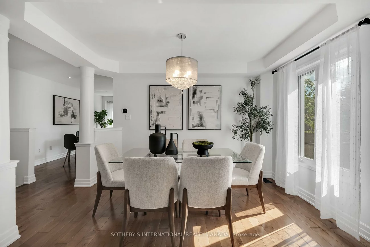 406, Pinnacle, Bayview Wellington, Aurora