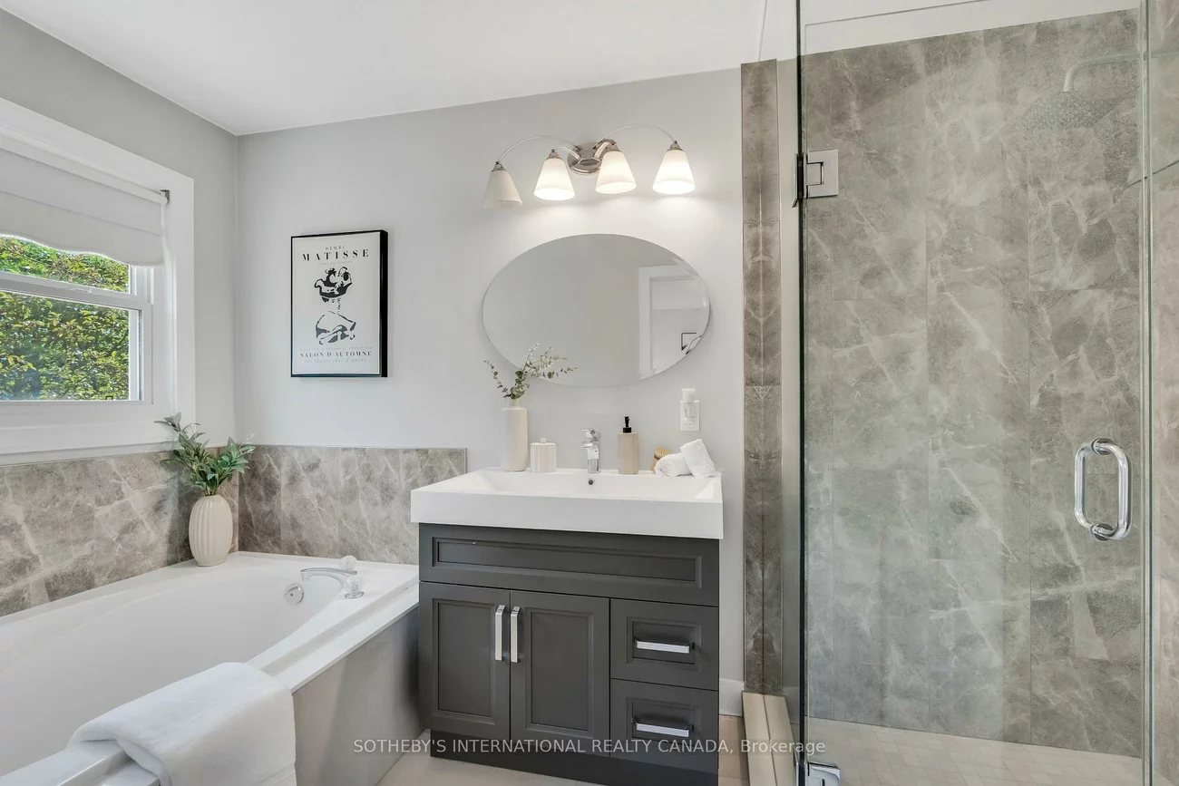406, Pinnacle, Bayview Wellington, Aurora