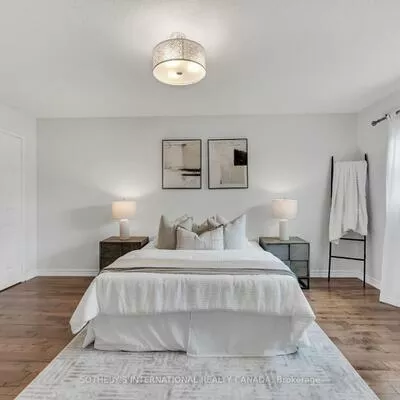 406, Pinnacle, Bayview Wellington, Aurora