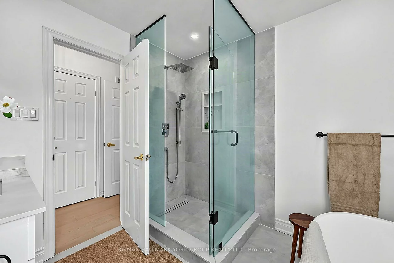 74, Snedden, Bayview Wellington, Aurora