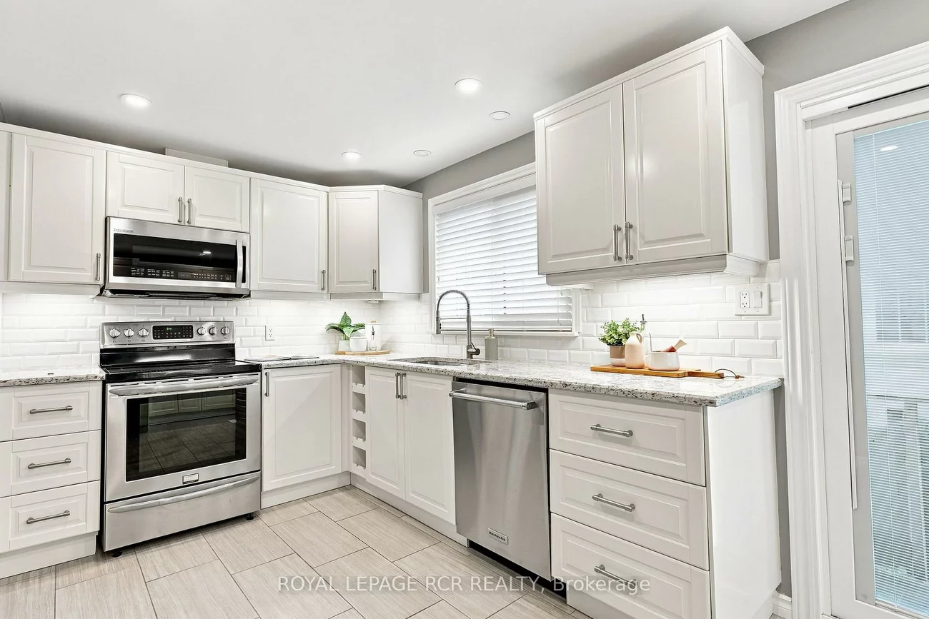 101, Hill, Aurora Heights, Aurora