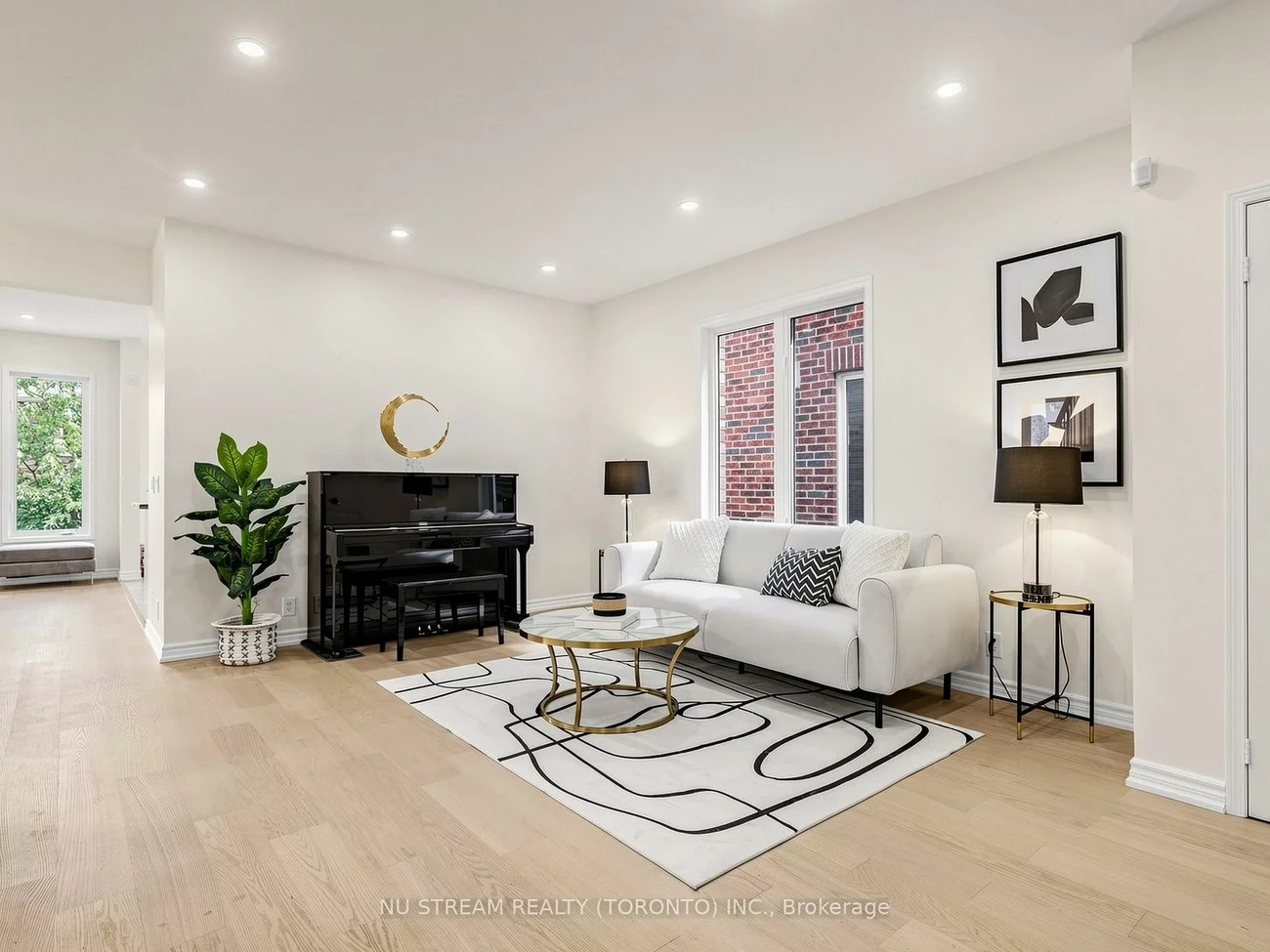 157, Bilbrough, Bayview Northeast, Aurora