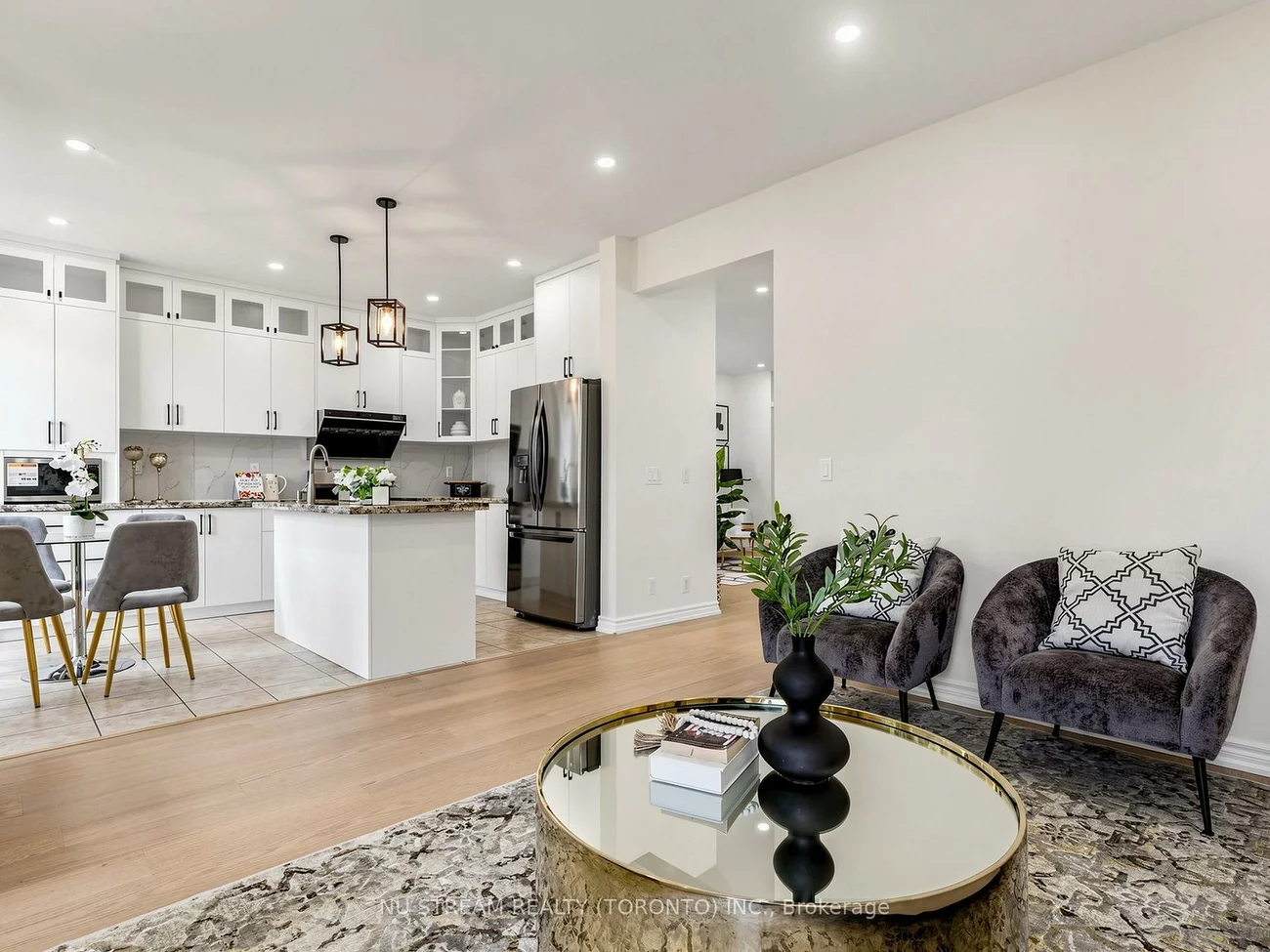 157, Bilbrough, Bayview Northeast, Aurora