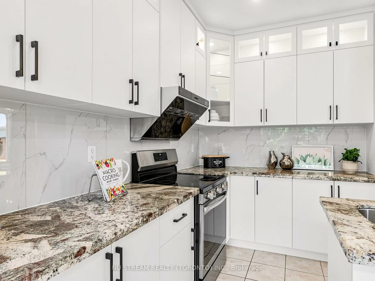 157, Bilbrough, Bayview Northeast, Aurora