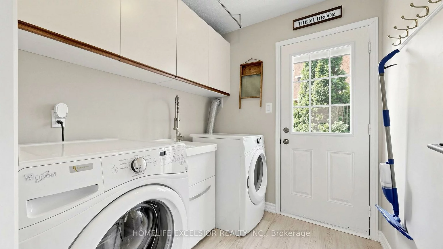 88, Kemano, Aurora Heights, Aurora
