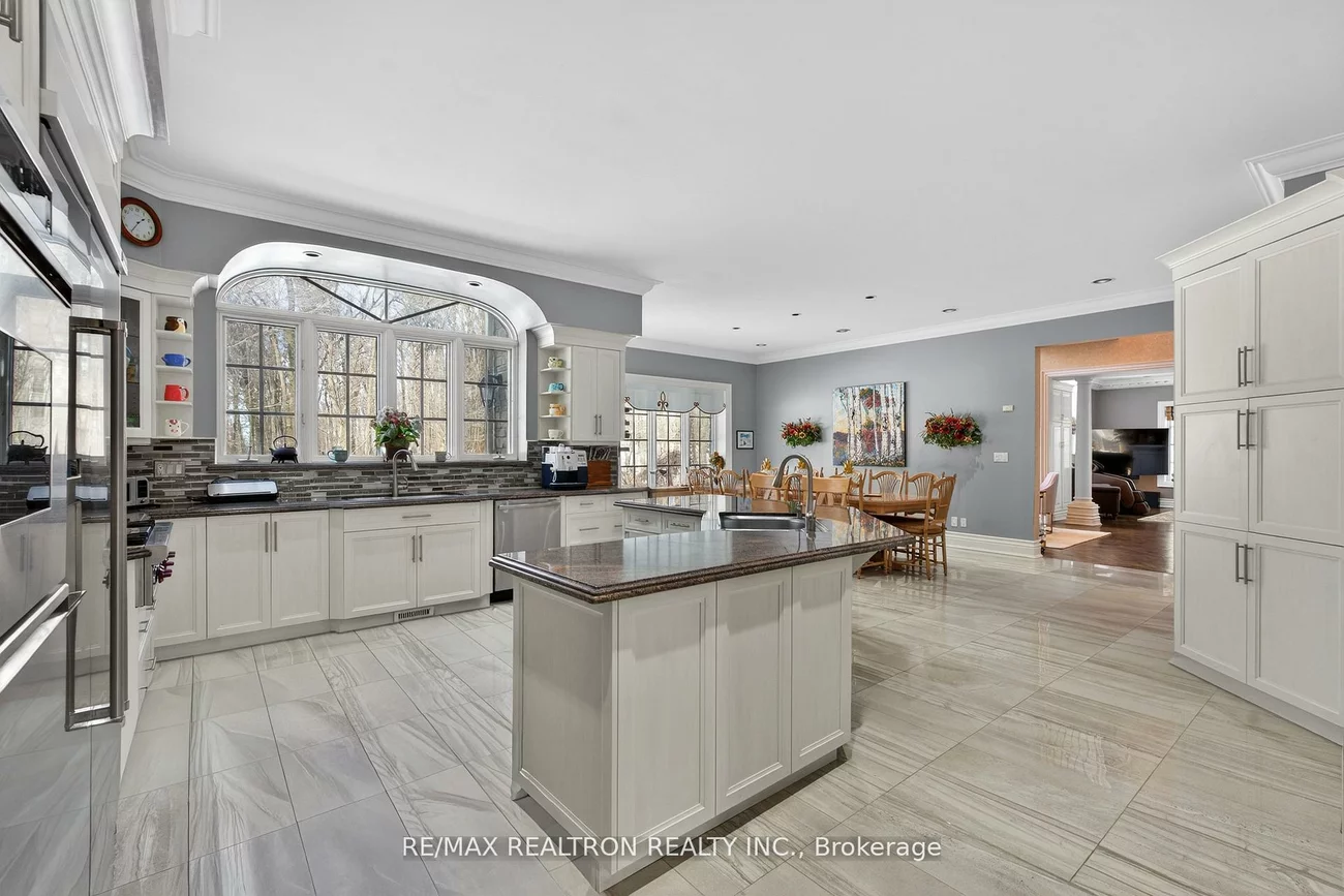 65, Offord, Bayview Southeast, Aurora