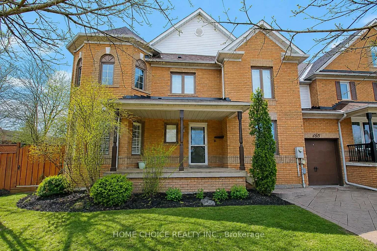 155, Hollandview, Bayview Wellington, Aurora