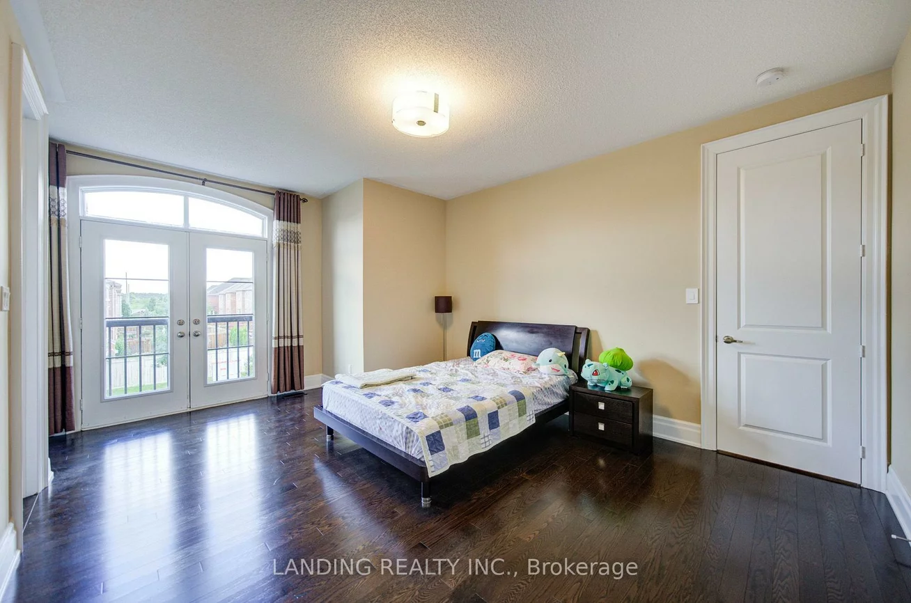 57, Strawbridge Farm, Aurora Grove, Aurora