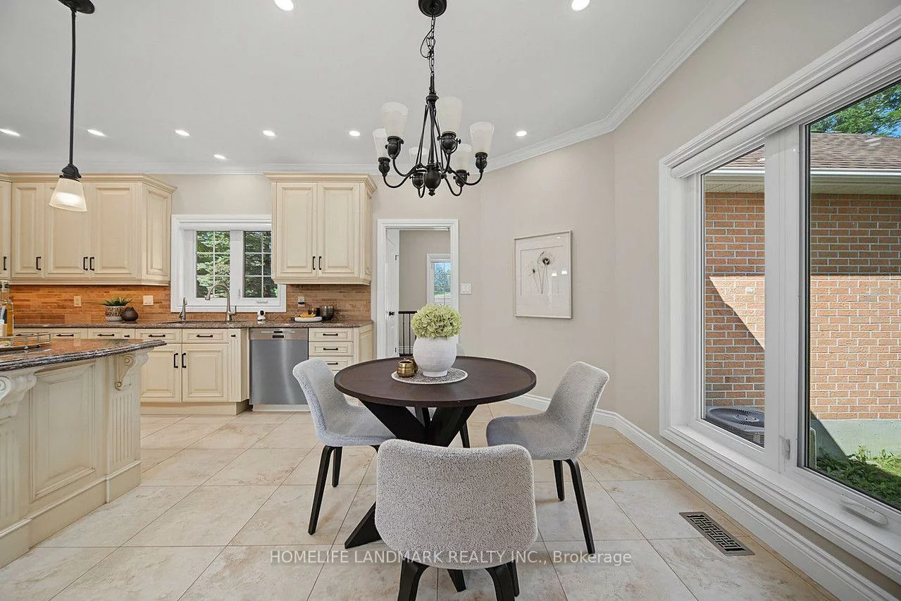 113, Offord, Bayview Southeast, Aurora
