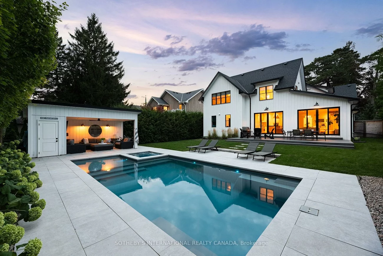 55, Metcalfe, Aurora Village, Aurora