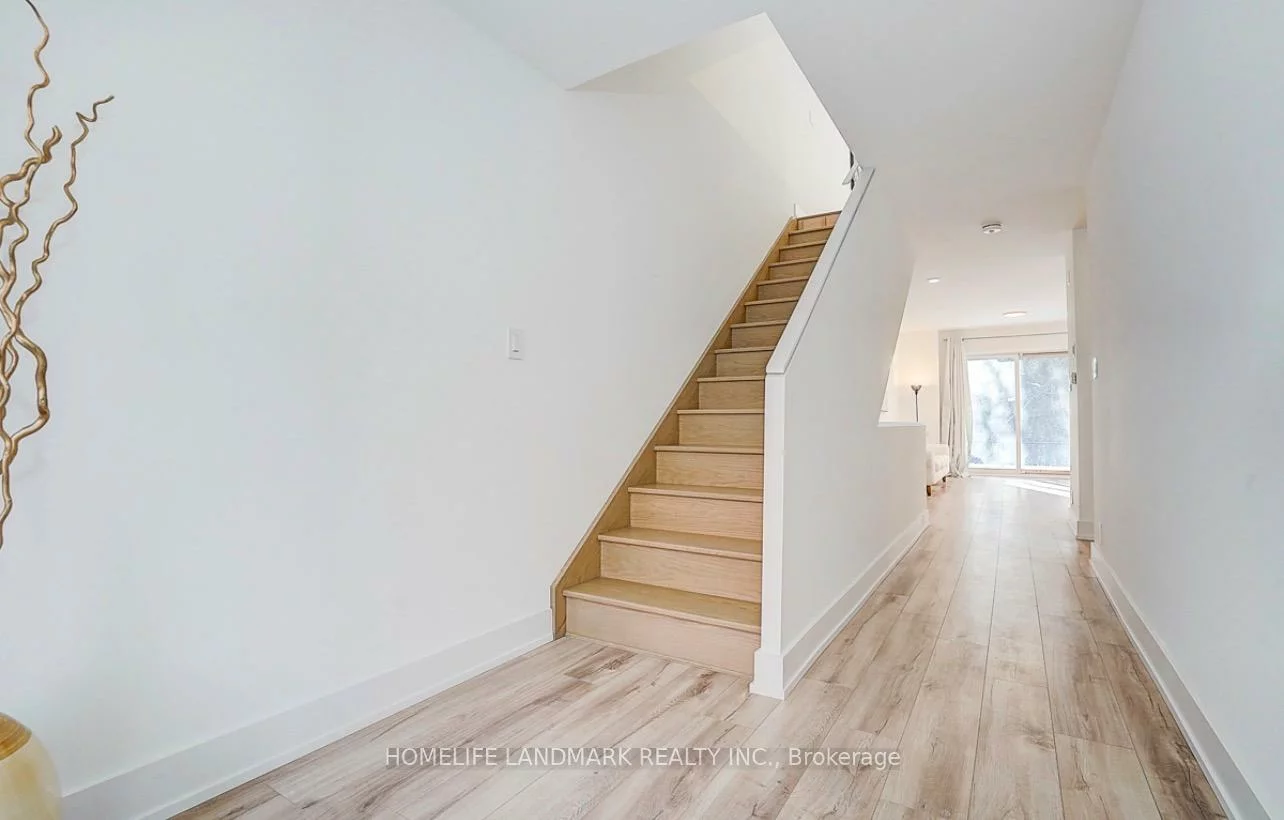 27, Chestnut, Rural Aurora, Aurora