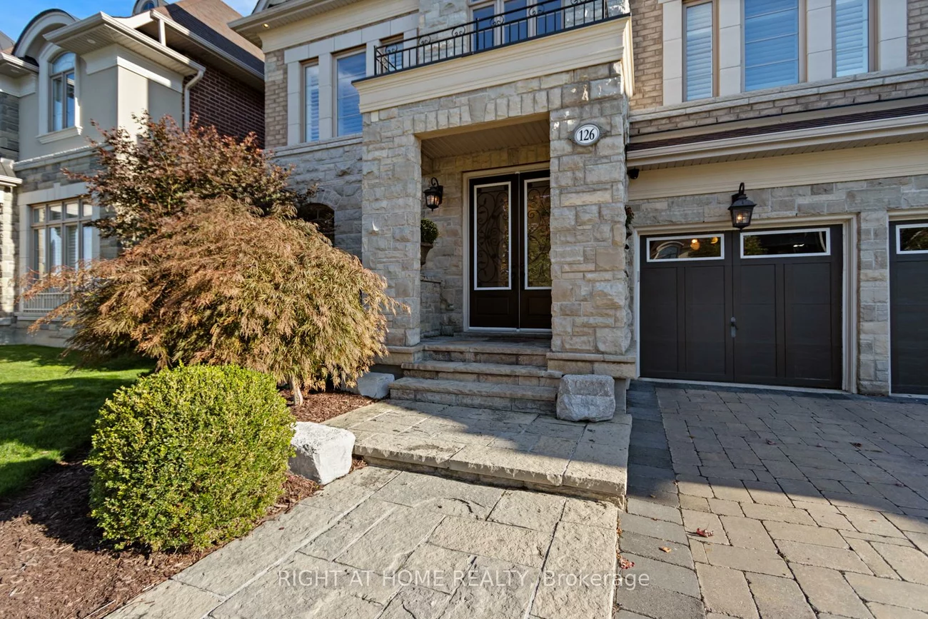 126, Vines, Bayview Southeast, Aurora