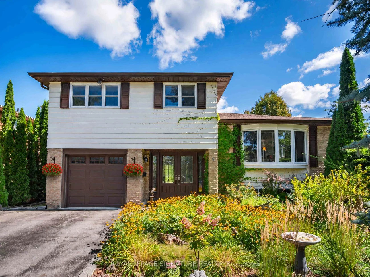 9, Birch, Aurora Village, Aurora