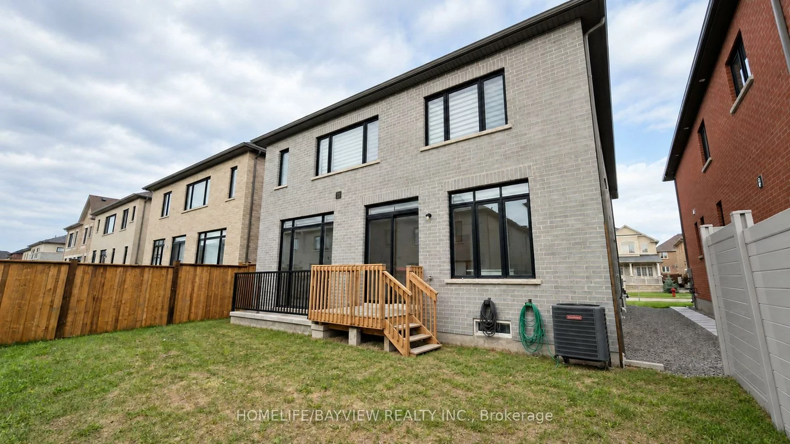 105, Halldorson, Bayview Northeast, Aurora