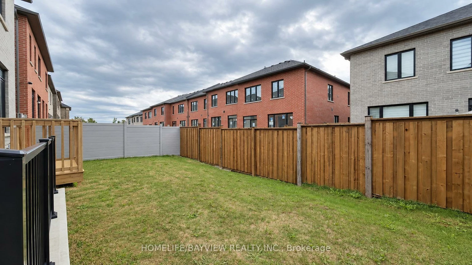 105, Halldorson, Bayview Northeast, Aurora