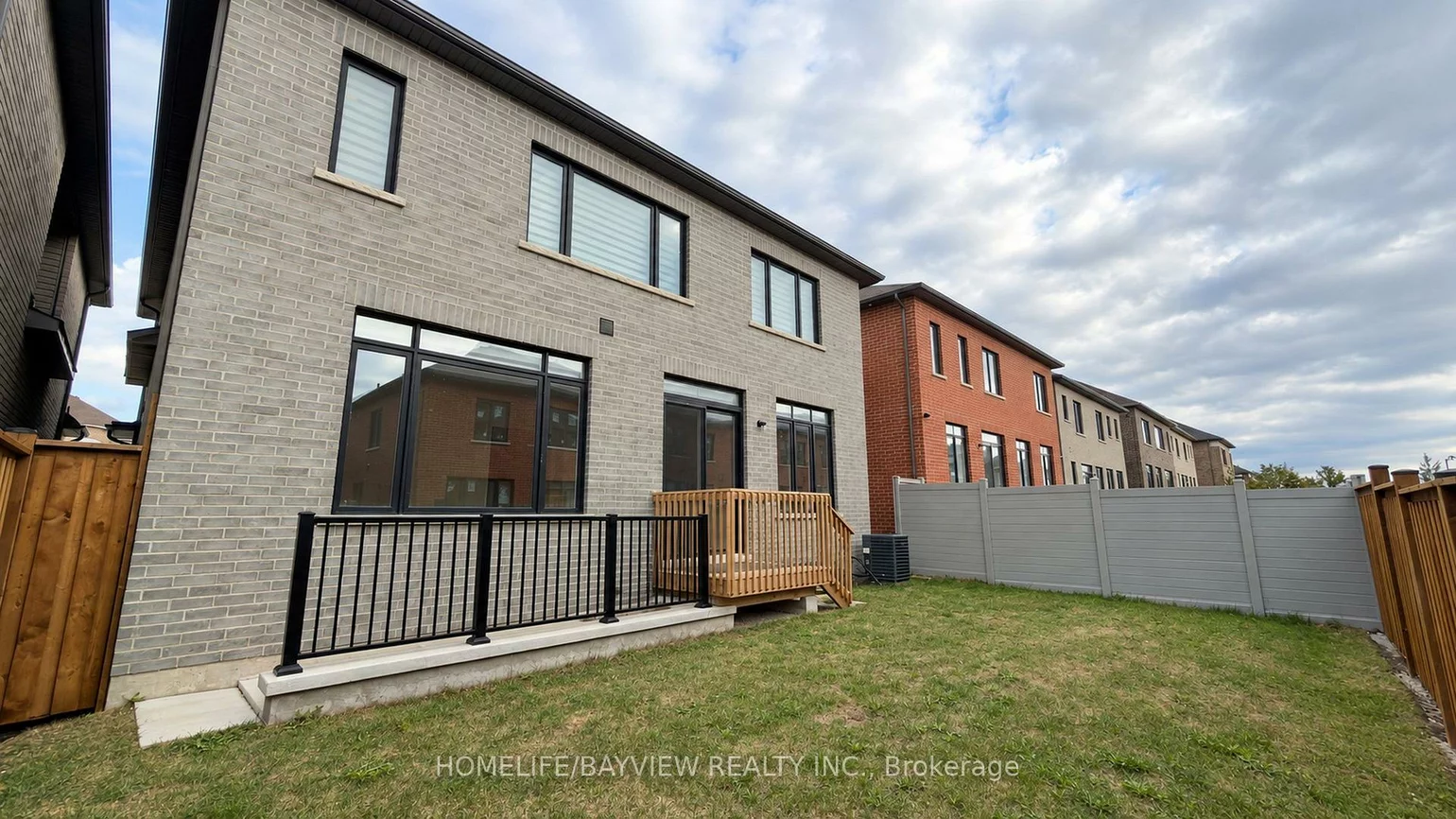 105, Halldorson, Bayview Northeast, Aurora
