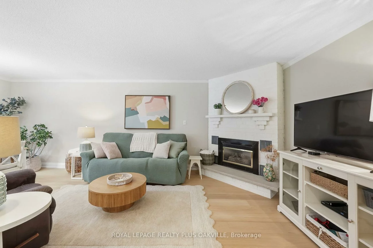 58, McLeod, Aurora Heights, Aurora