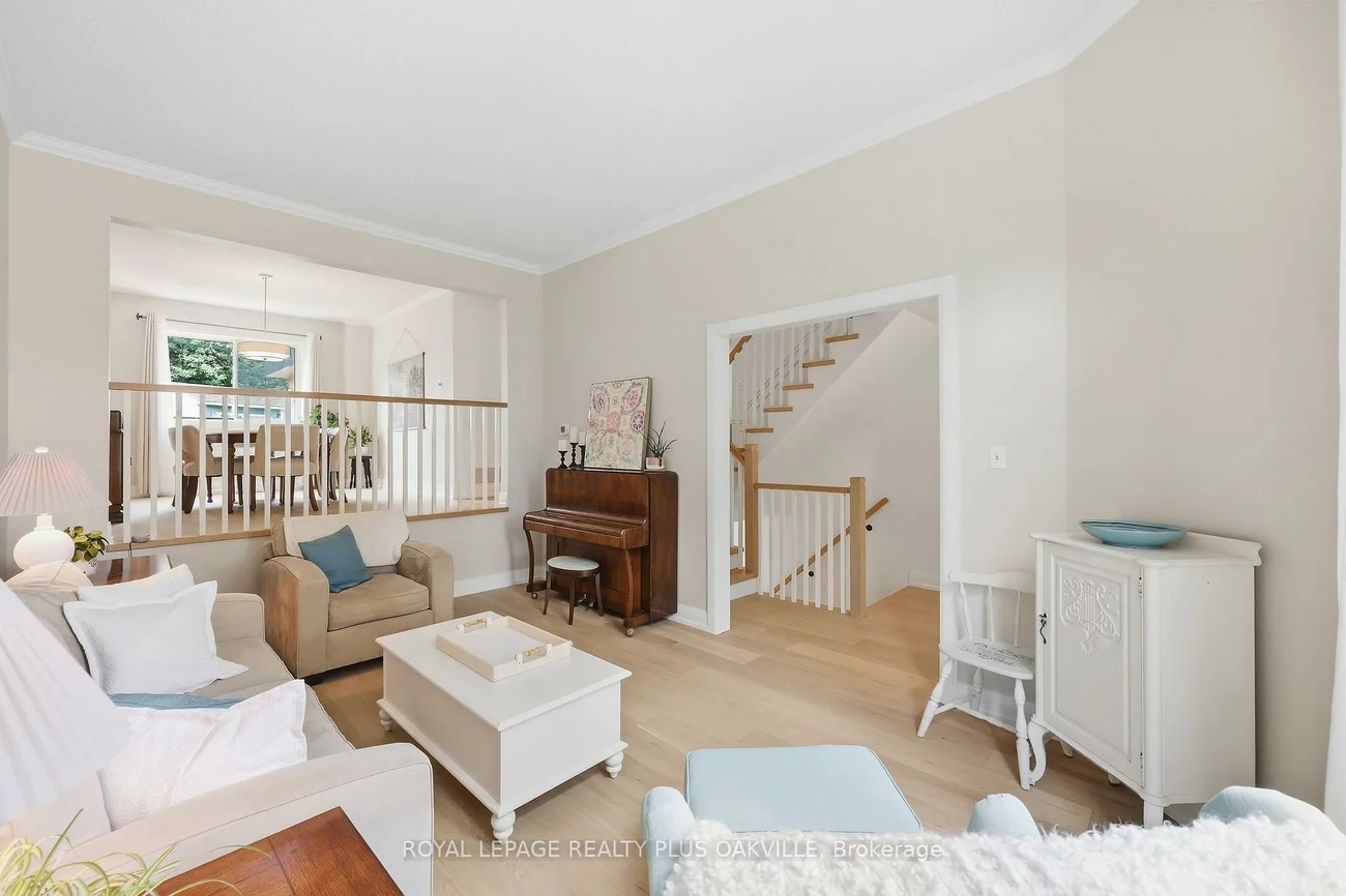 58, McLeod, Aurora Heights, Aurora