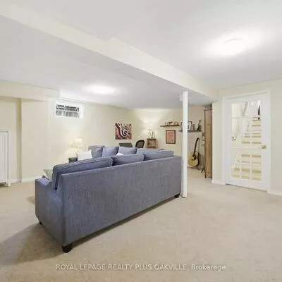 58, McLeod, Aurora Heights, Aurora