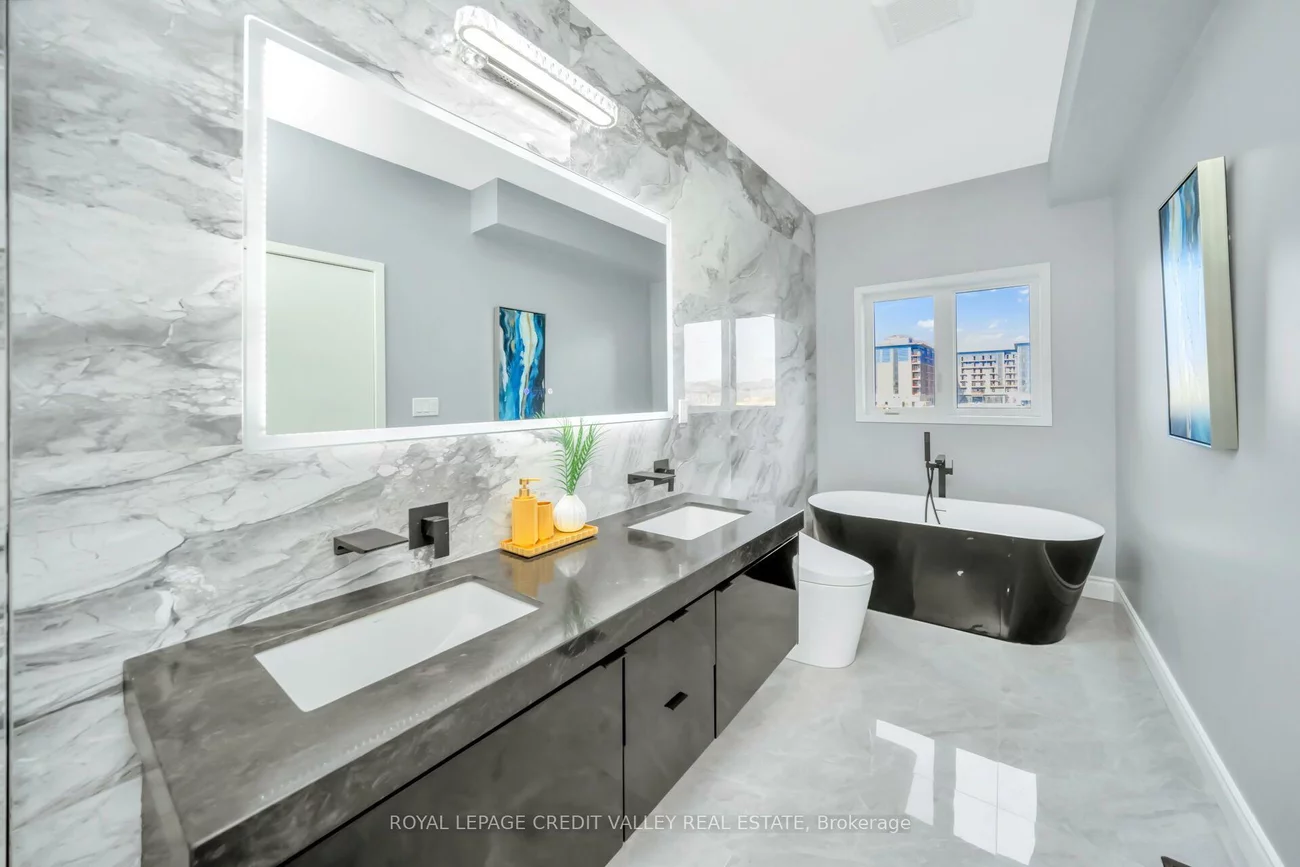 336, Elyse, Bayview Northeast, Aurora