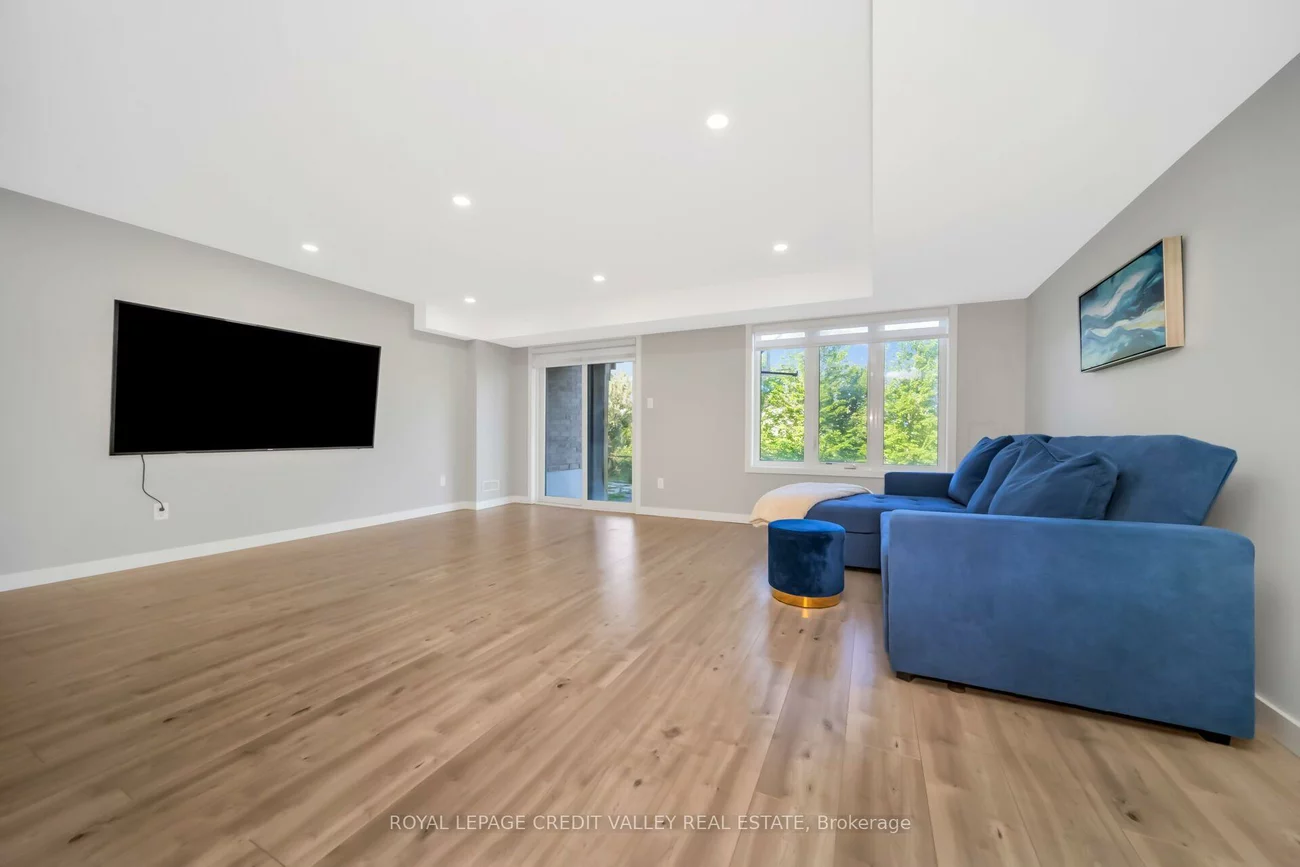 336, Elyse, Bayview Northeast, Aurora